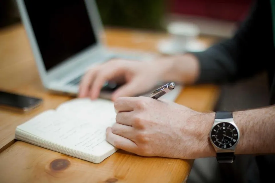 Illustrative photograph for JavaScript Front-End