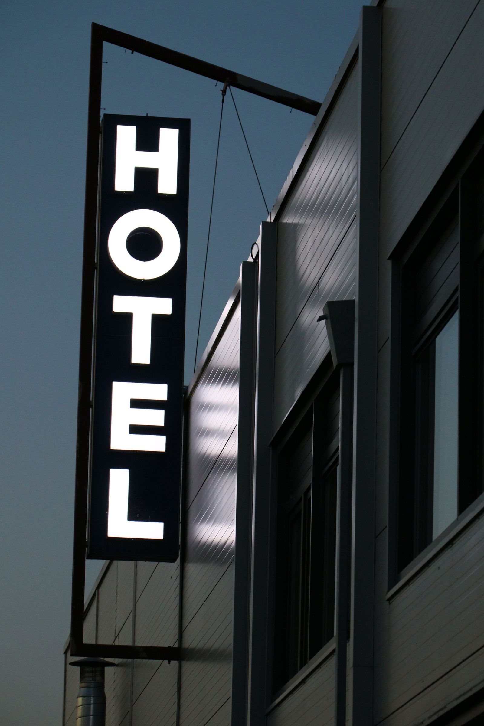 Tours & Hotel Booking Website — real-world business context